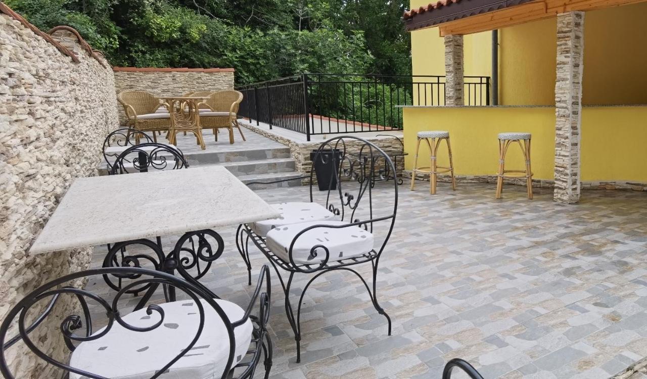 Villa Metatron U Doma Balcic Exterior foto